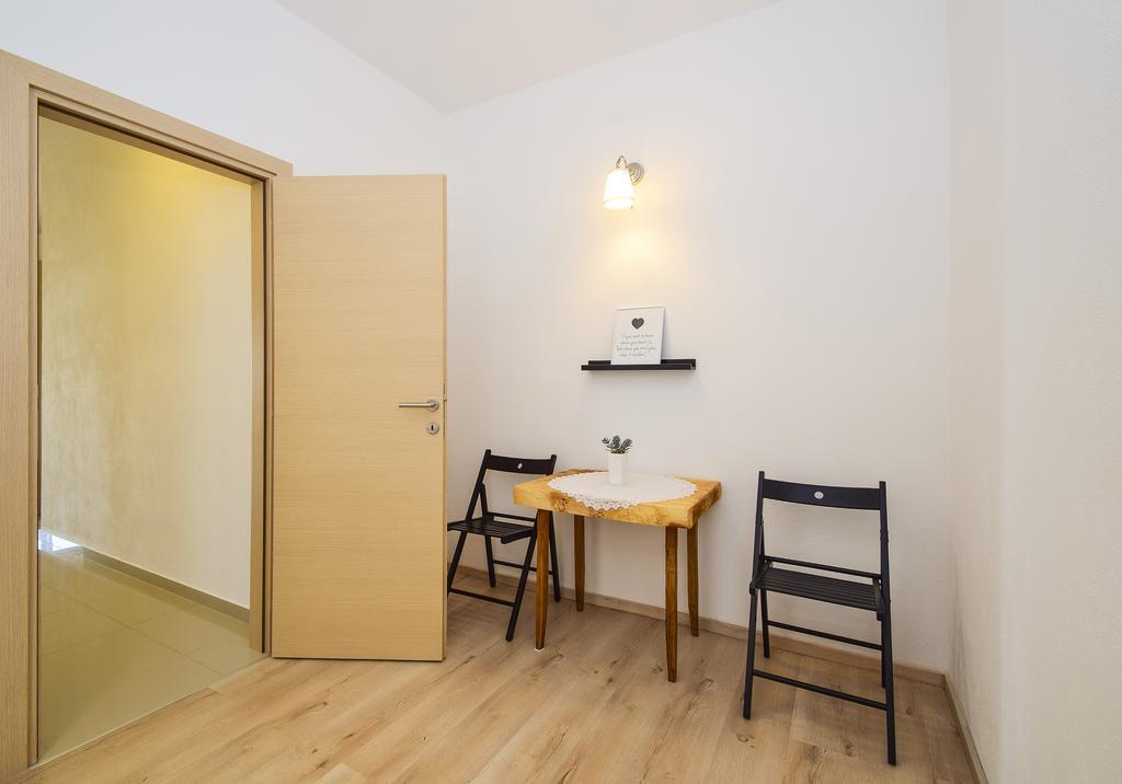 Amadrian Apartments Шибеник Екстер'єр фото