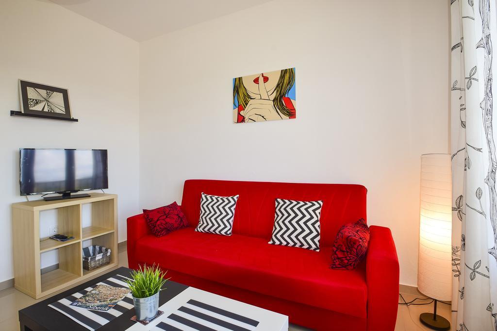 Amadrian Apartments Шибеник Екстер'єр фото