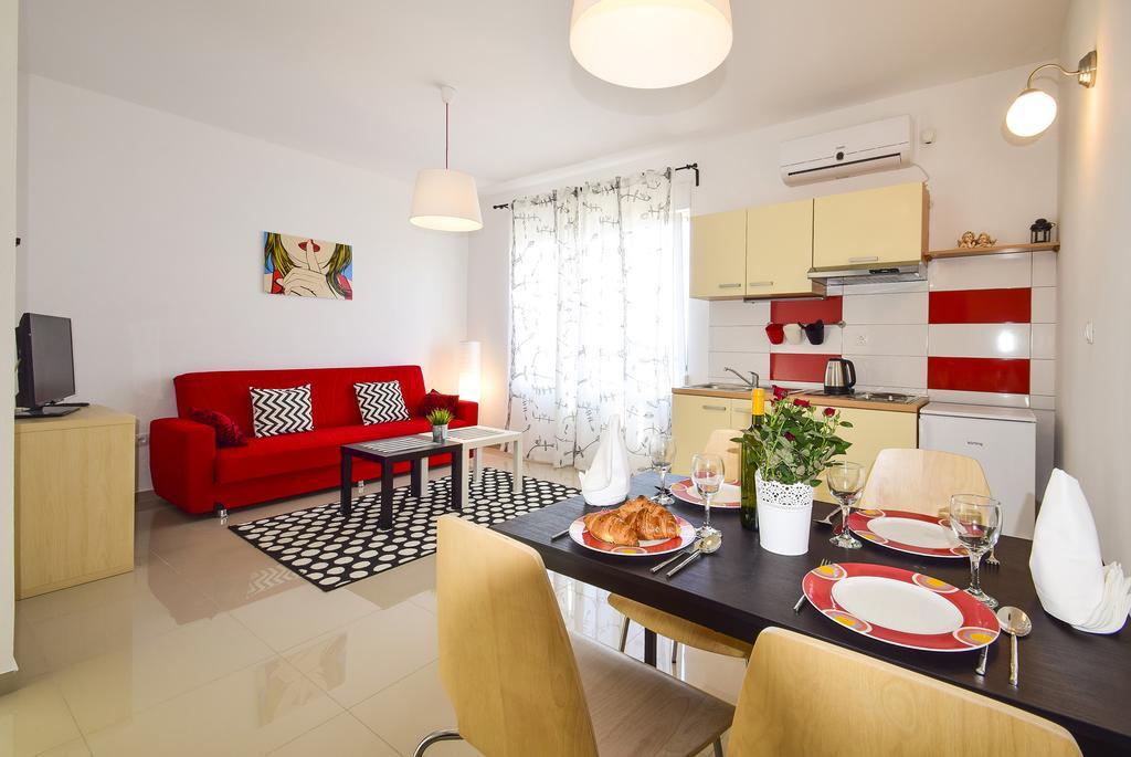 Amadrian Apartments Шибеник Екстер'єр фото
