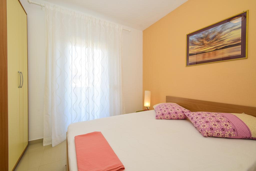 Amadrian Apartments Шибеник Екстер'єр фото