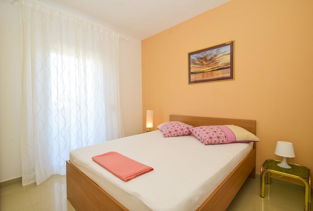 Amadrian Apartments Шибеник Екстер'єр фото