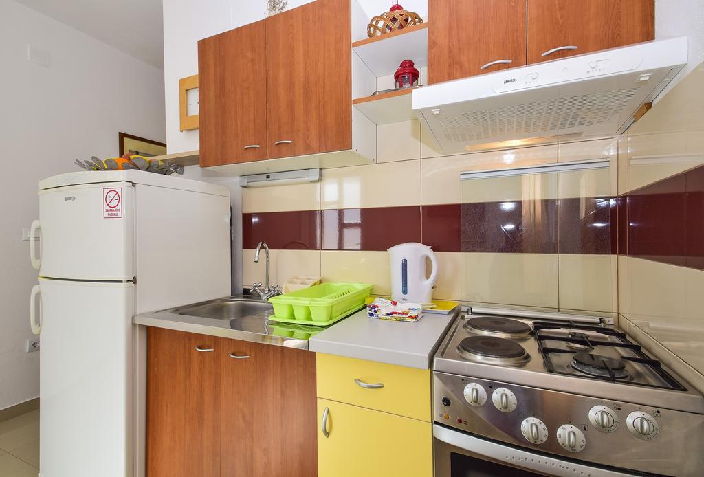 Amadrian Apartments Шибеник Екстер'єр фото