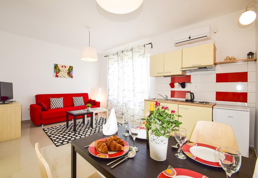 Amadrian Apartments Шибеник Екстер'єр фото