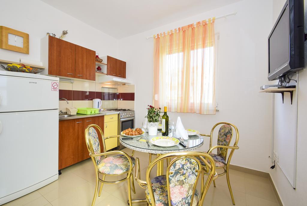 Amadrian Apartments Шибеник Номер фото