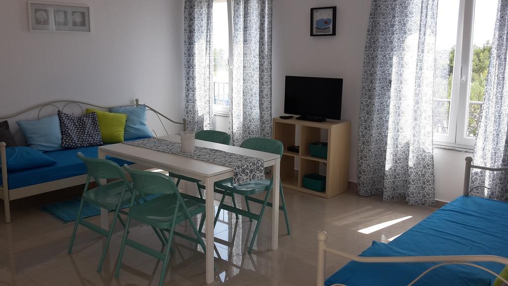 Amadrian Apartments Шибеник Екстер'єр фото