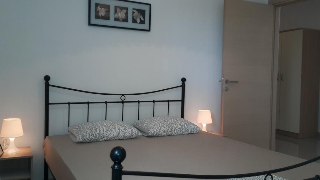 Amadrian Apartments Шибеник Екстер'єр фото